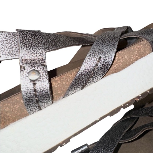 OTBT Springer metallic pewter sandals women’s shoes size 7.5 - Picture 10 of 17